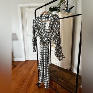 Zara green and white collared wrap dress with adjustable belt